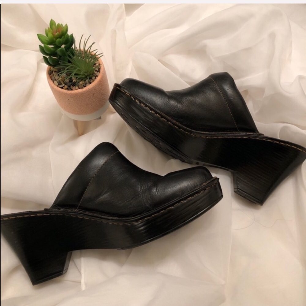 HP💫🌹Born Leather Clogs